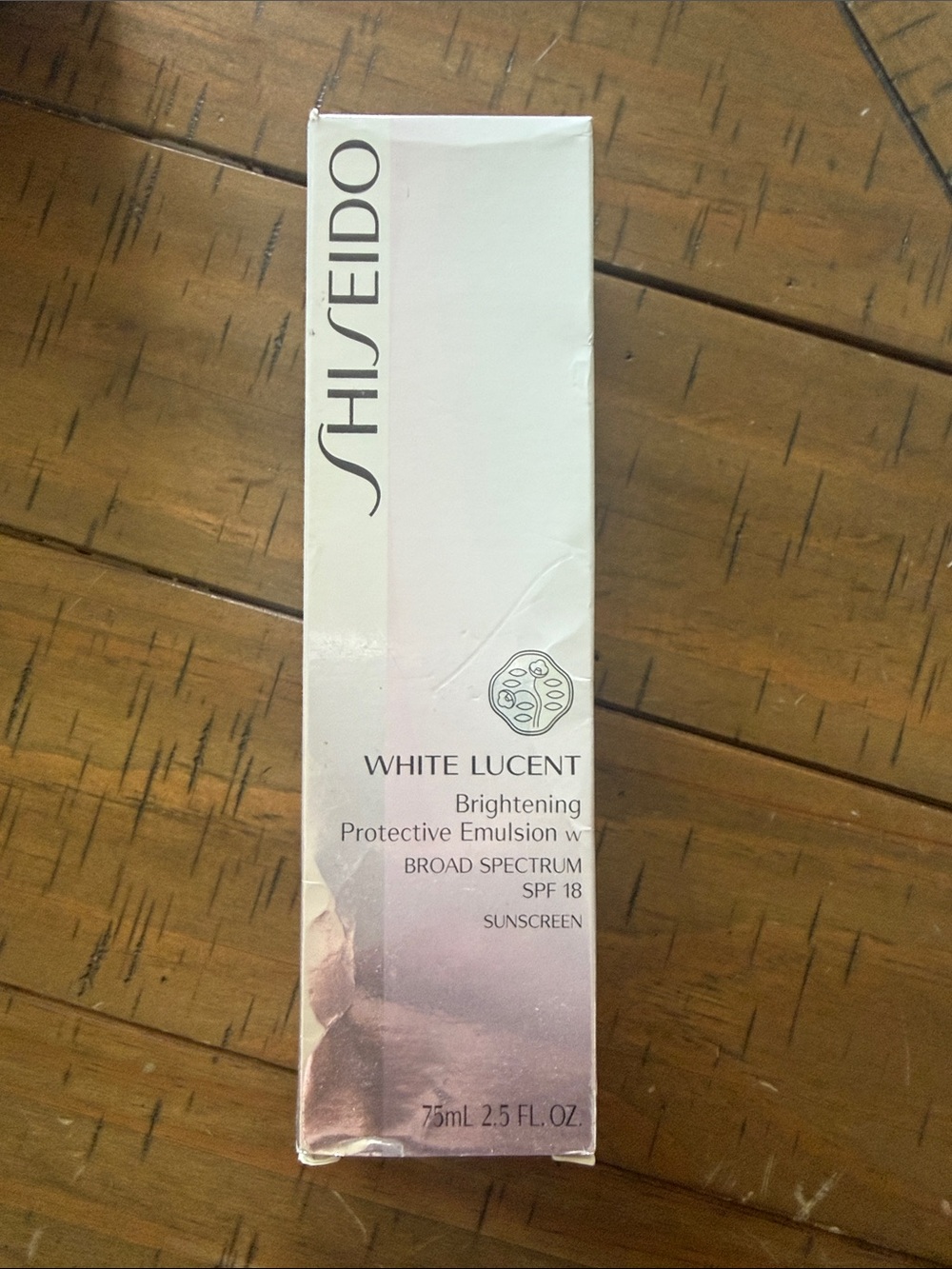 Shiseido White Lucent Brightening Emulsion — White, Pink